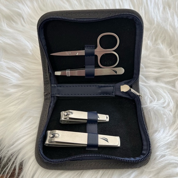 Nautica Men’s Grooming Kit NWOT - Picture 3 of 5